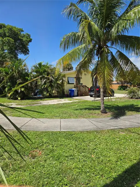 239 NE 18TH AVE — home for sale