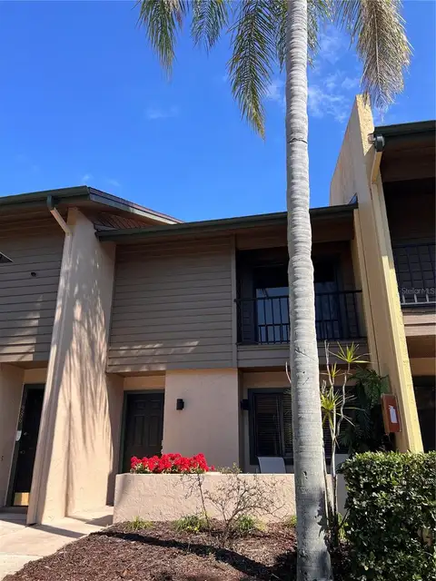 984 SUNRIDGE DR #J3 — home for sale