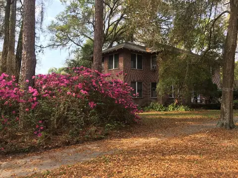 635 NE 9TH AVE — home for sale