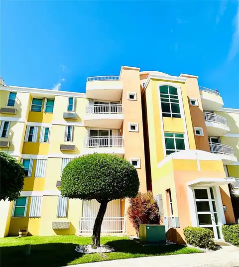 187 SECTOR EL MARTILLO, BARRIO MEDIANIA ALTA #F-304 — home for sale