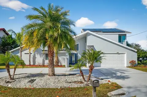 10 FLEMING CT — home for sale