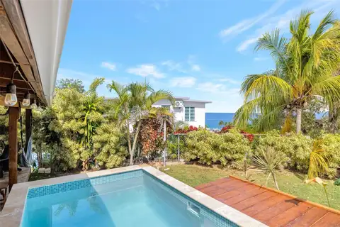 COZY CASITAS-PUNTAS- CALLE VISTA DEL MAR — home for sale