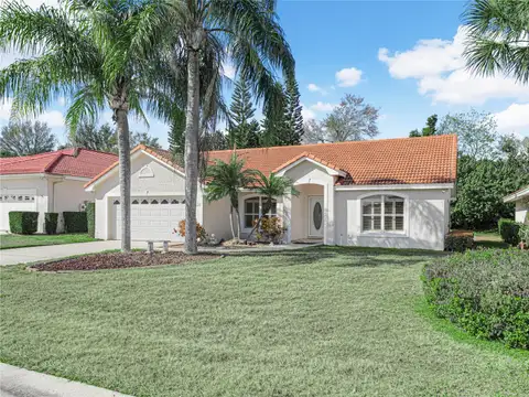 528 GREENWAY DR — home for sale