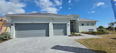 8006 LAKES EDGE LN — home for sale