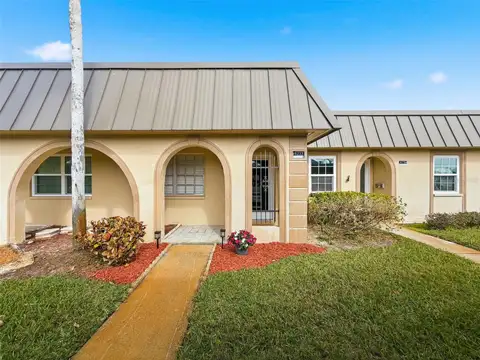 4233 STRATFORD DR #D — home for sale