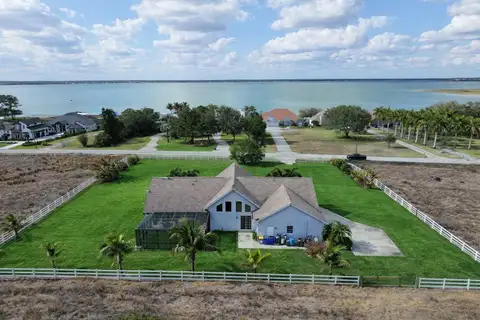 186 S BEAR POINTE DR — home for sale