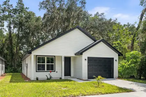 2447 SE 10TH AVE — home for sale