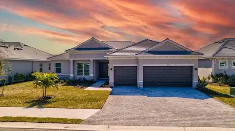 7796 LAKES EDGE LN — home for sale