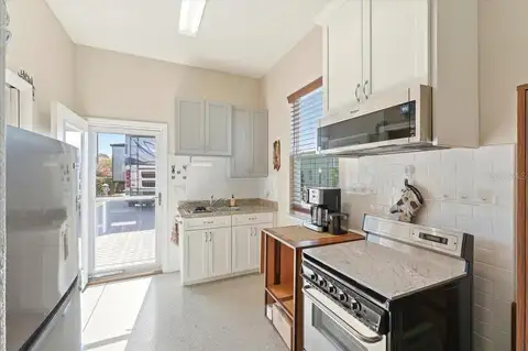 326 NOLANE LN — home for sale