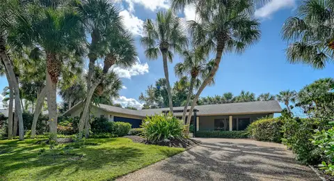 5345 SIESTA CT — home for sale