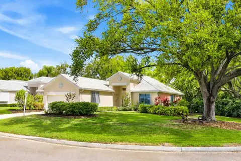 7904 HAMPTON CT — home for sale
