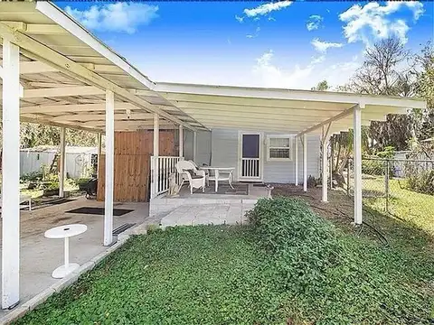 2360 LAKEVIEW DR — home for sale