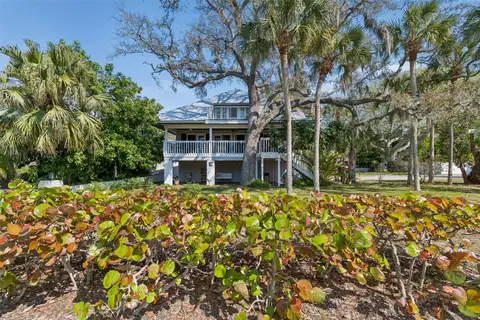 600 N MAYO ST — home for sale