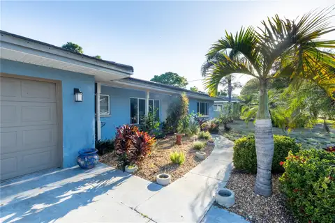 33 SOUTHWIND DR — home for sale