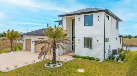 7 SUNFLOWER DR — home for sale