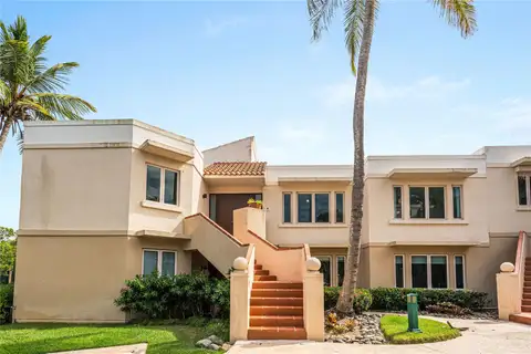 86 LAKESIDE VILLAS #G2 — home for sale