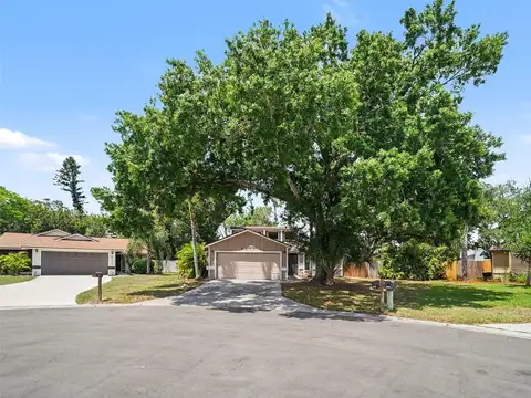 8211 COUNTRY OAKS CT — home for sale