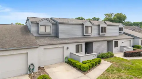 1927 SE 37TH COURT CIR — home for sale