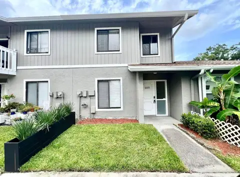 10131 LAKE OAK CIR — home for sale