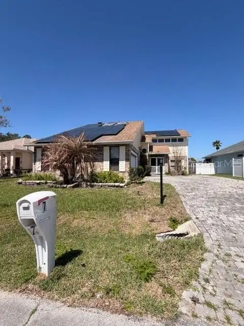 7 CLEE CT — home for sale