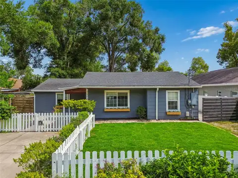 1304 E KNOLLWOOD ST — home for sale