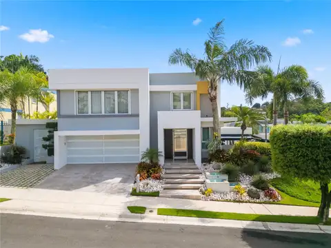 Calle Boulevard URB. LOS ÁRBOLES DE MONTEHIEDRA — home for sale