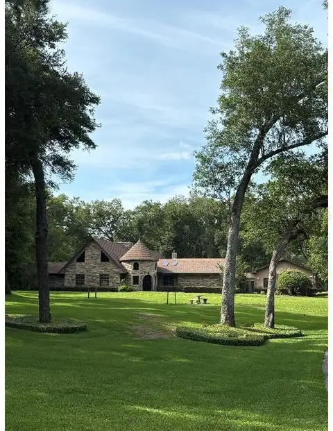 3525 W KELLY PARK RD — home for sale
