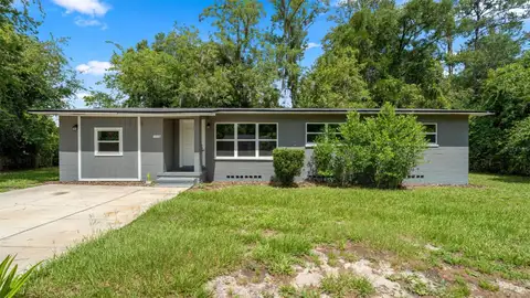 1015 SE 10TH TER — home for sale
