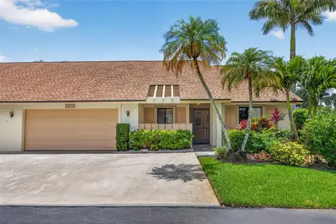 6072 HUNTINGTON WOODS DR #17 — home for sale