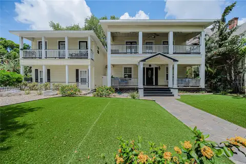732 NE OAK ST — home for sale