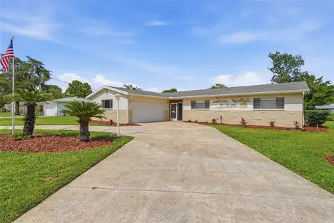 1401 SE PARADISE AVE — home for sale