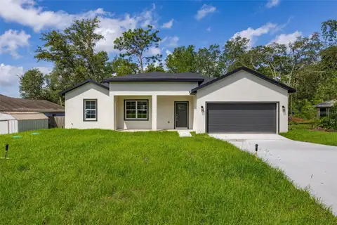8100 N HILLVIEW CIR — home for sale