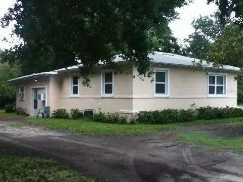 486 OAK ST — home for sale