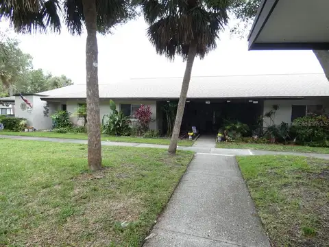 1024 10TH CIR SE — home for sale