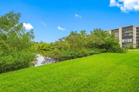 900 COVE CAY DR #1F — home for sale