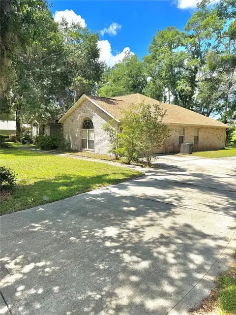 571 NW ZACK DR — home for sale