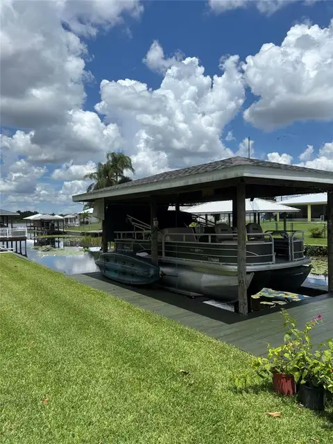 121 DAISY LN — home for sale