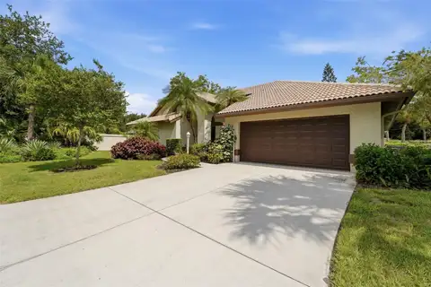 215 CARRIAGE HOUSE LN #215 — home for sale