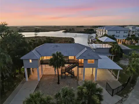 38 SE 195TH ST — home for sale