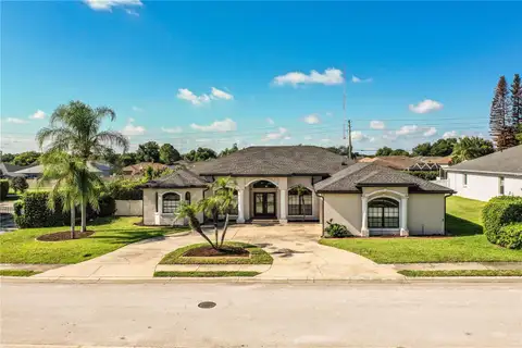 2205 CHESTERFIELD CIR — home for sale