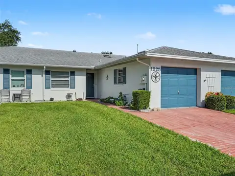 1525 OAKVIEW CIR SE — home for sale