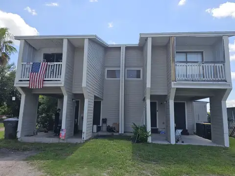 1106-1108 COUNTRY CLUB LN — home for sale