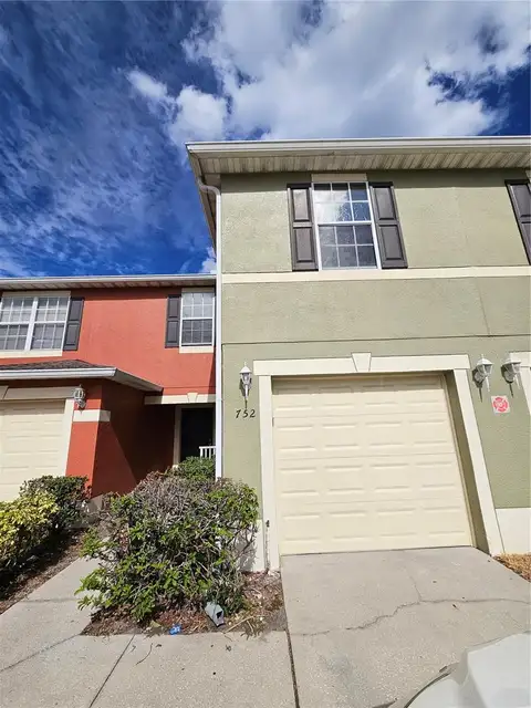 752 CRESTING OAK CIR #64 — home for sale