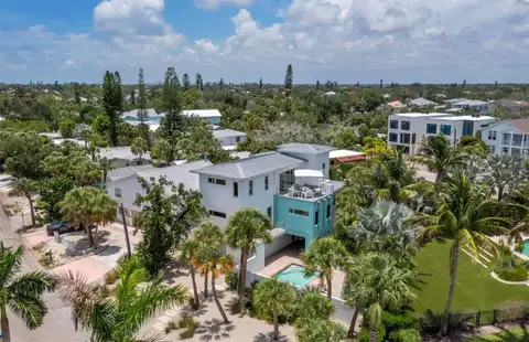 471 ISLAND CIR — home for sale