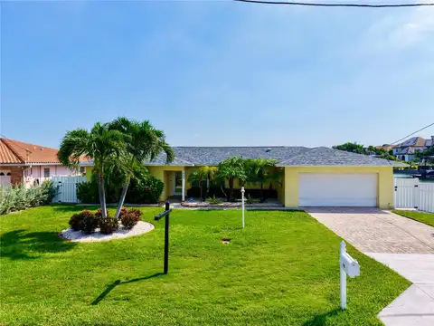 902 OAKWOOD DR — home for sale