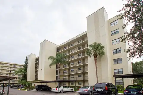 800 COVE CAY DR #5G — home for sale