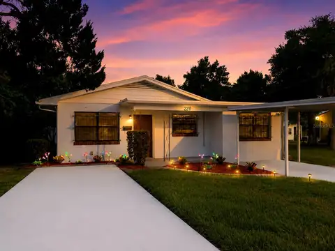 2211 MALLORY AVE — home for sale
