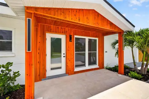 1524 CARSON CIR NE — home for sale