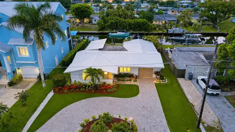 720 IXORA AVE — home for sale
