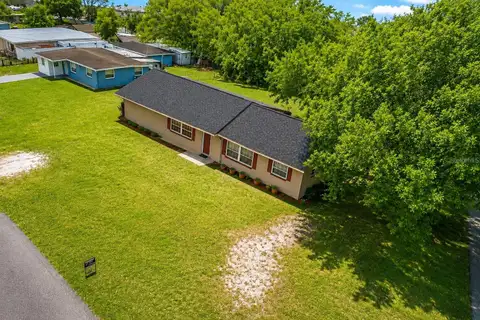 1212 SHAWNEE DR — home for sale